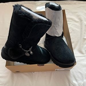 W Classic Short Charm